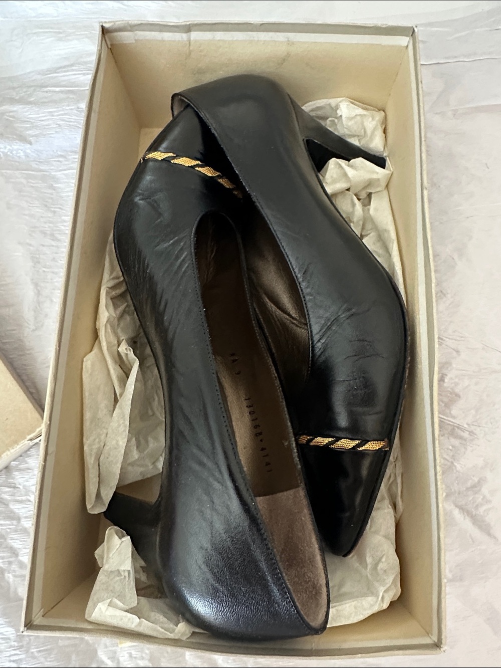 Vintage Bruno Magli Black Calf Pump w/ Gold Trim 9B